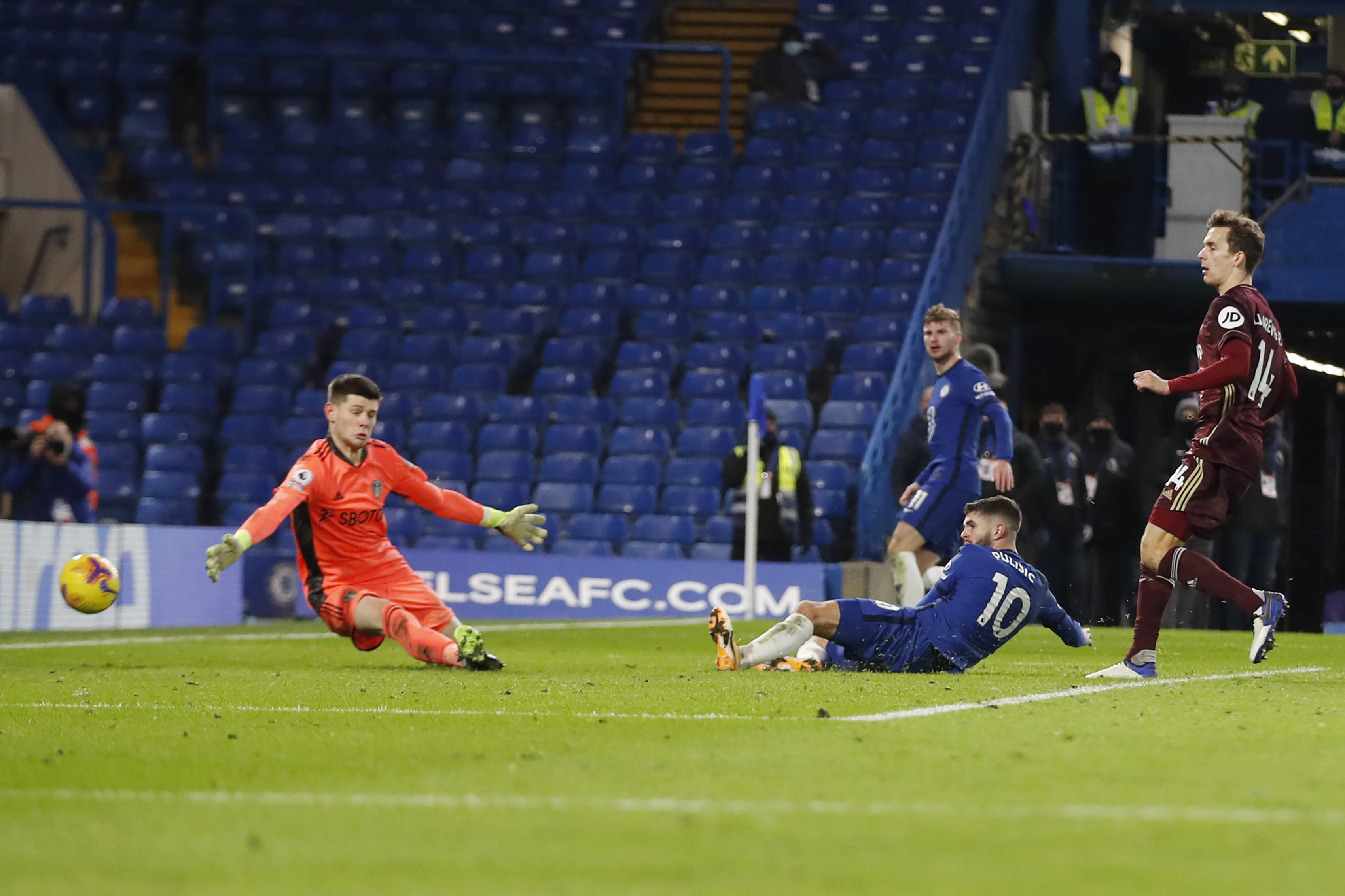 激烈竞争中 激烈竞争中