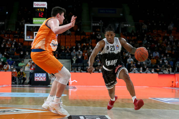 在高强度的 在高强度的